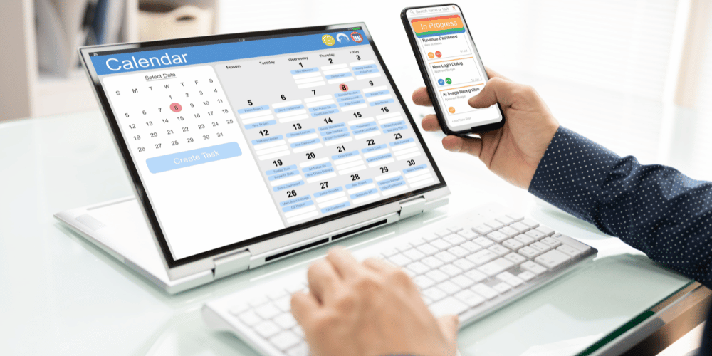 Calendario digital organizando campañas de marketing exitosas estacionales y acciones de fidelización para una estrategia coherente todo el año