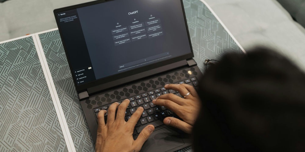 ChatGPT-Ads-gasta-menos-segmenta-mejor-openAI-servisoftcorp.com